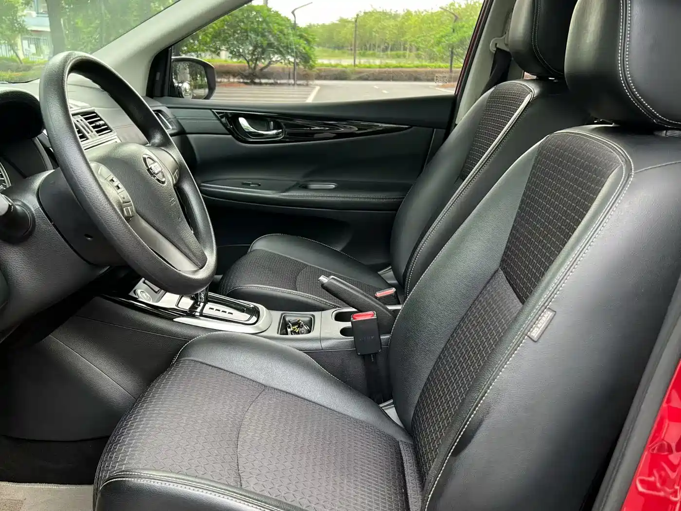 Фото 7 - Nissan Tiida