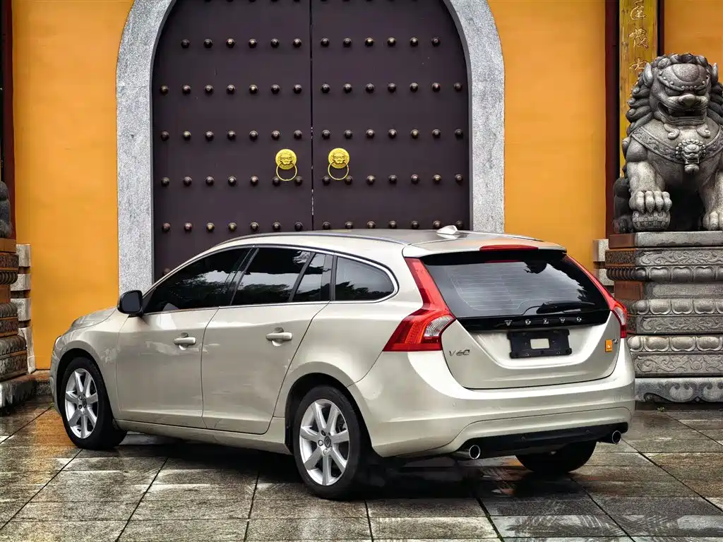 Volvo V60 2017 2017 T4 Zhi Shang Edition China V