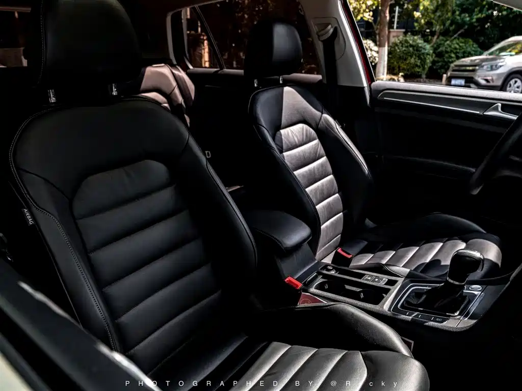 Volkswagen Golf 2015 1.4TSI Automatic Luxury фото 7