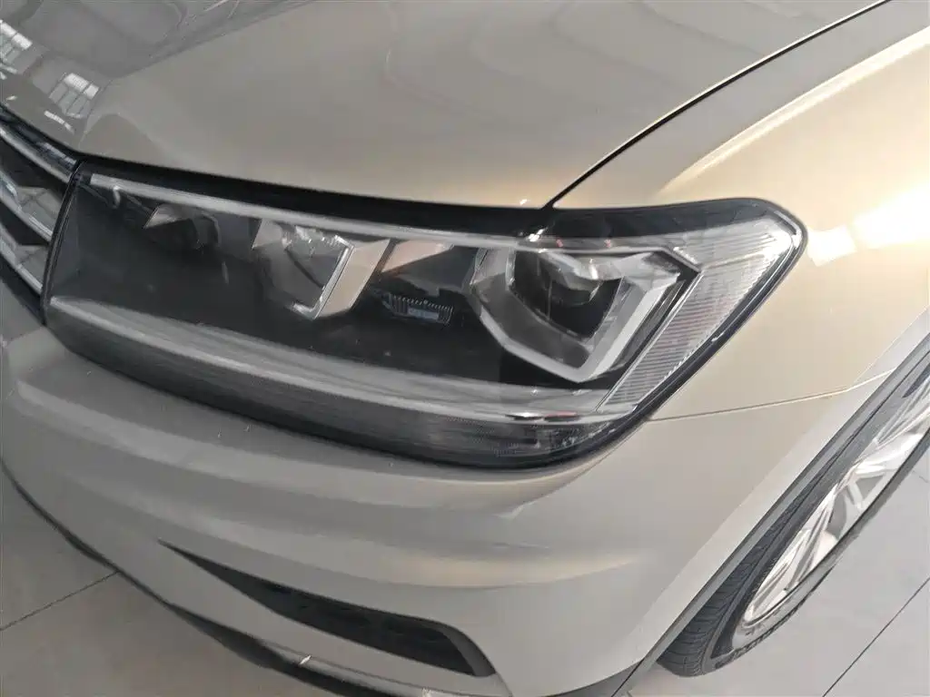 Volkswagen Tiguan L 2017 330TSI Automatic 2WD Trend Edition фото 18