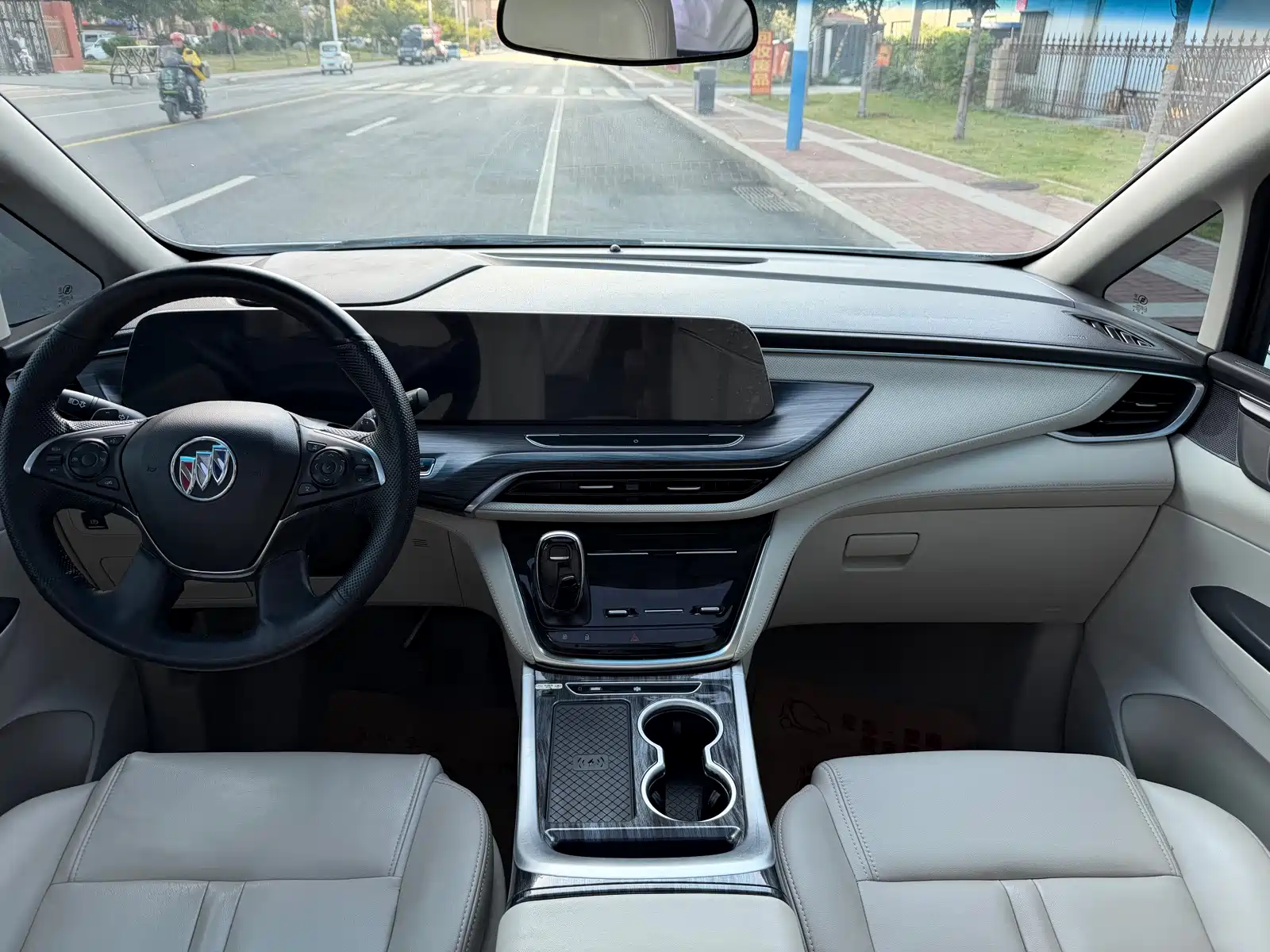 Фото 9 - Buick GL8