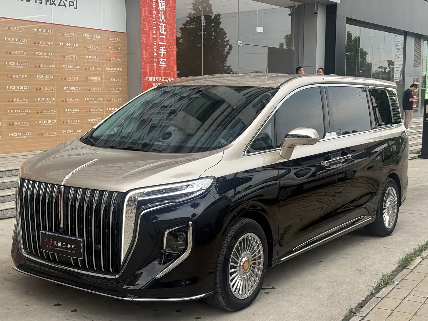 Hongqi HQ9 2023 2023 2.0T Smart Connect Flag Enjoy Edition