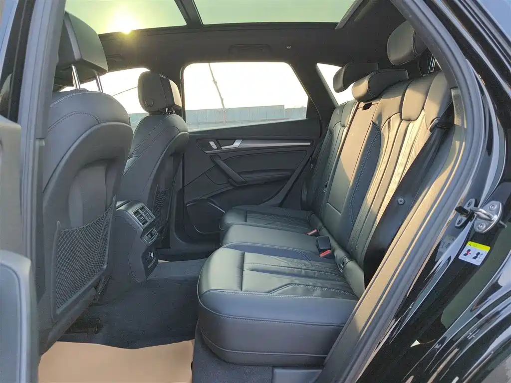 Audi Q5L 2024 Model 40 TFSI Luxury Dynamic фото 13