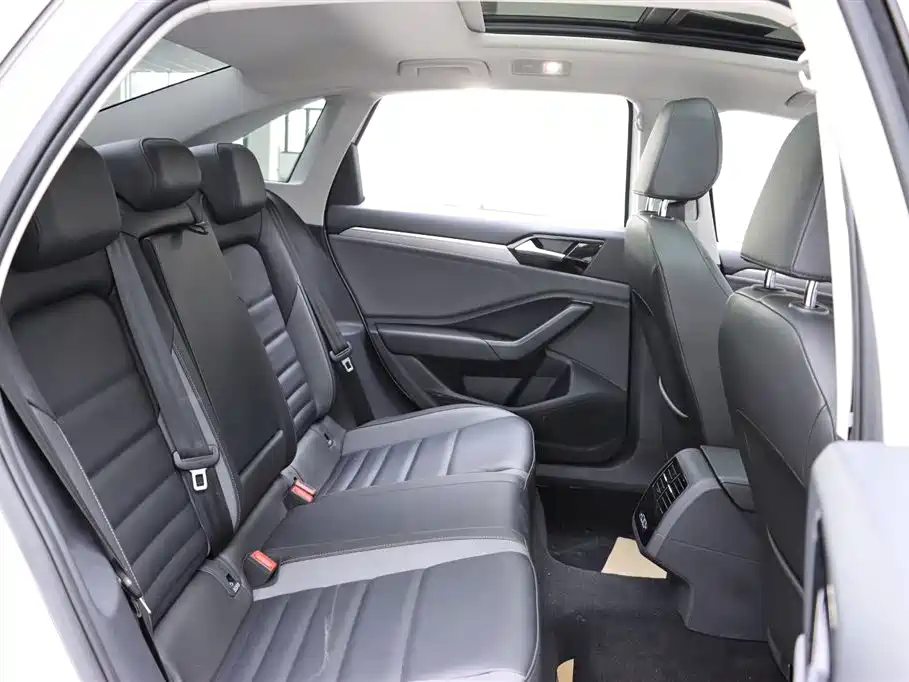 Volkswagen Sagitar 2021 280TSI DSG Comfort Smart Connect Edition фото 17