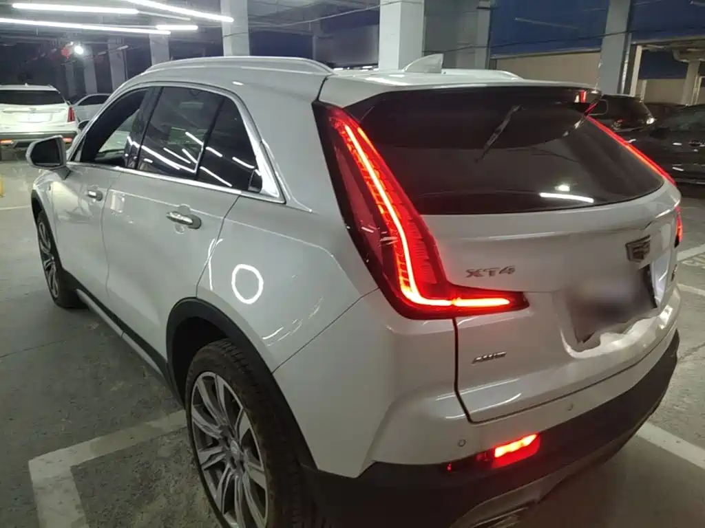 Cadillac XT4 2024 2021 28T AWD Platinum Edition