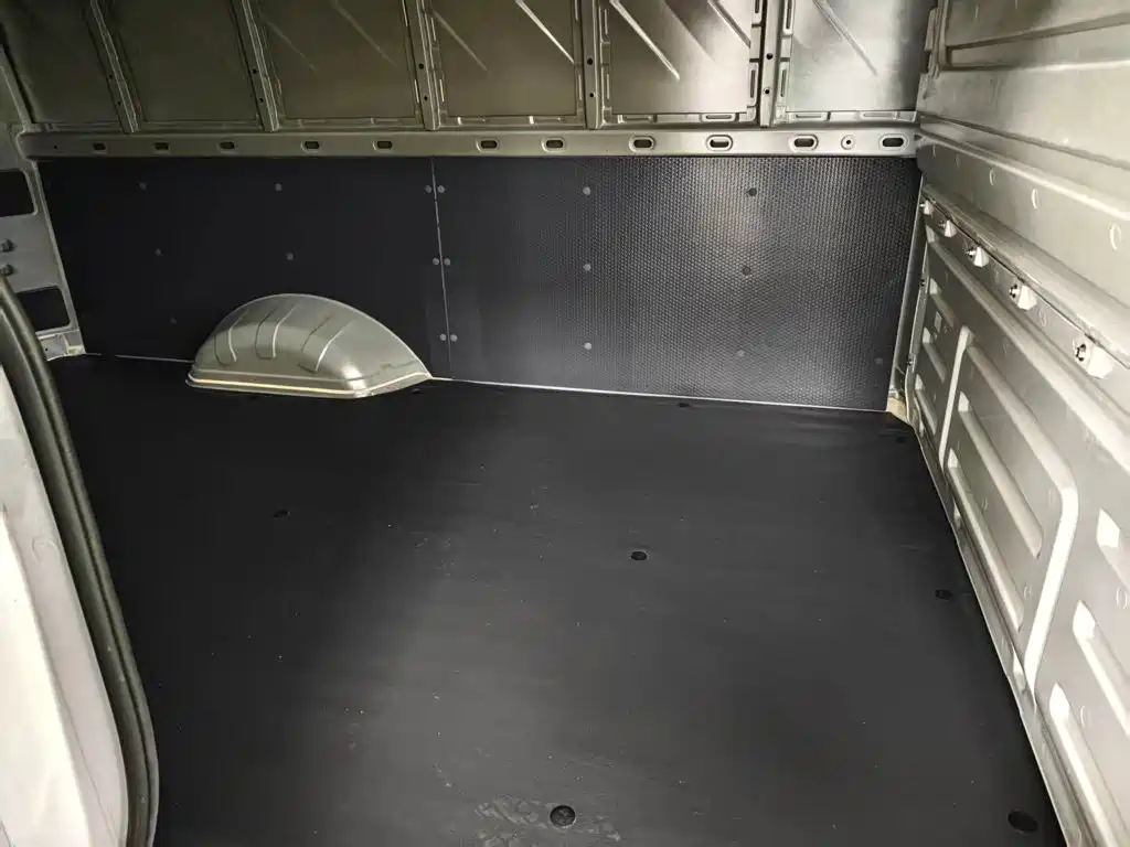 Wuling Motors Wuling Yangguang 2026 2024 300km Practical Enclosed Window Version 60kW