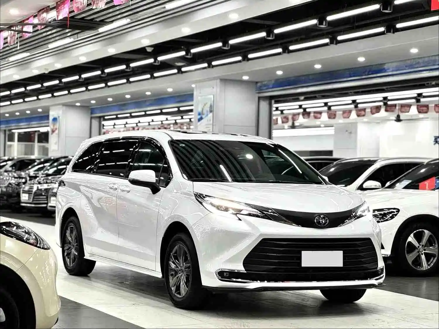 صورة 3 - Toyota Sienna