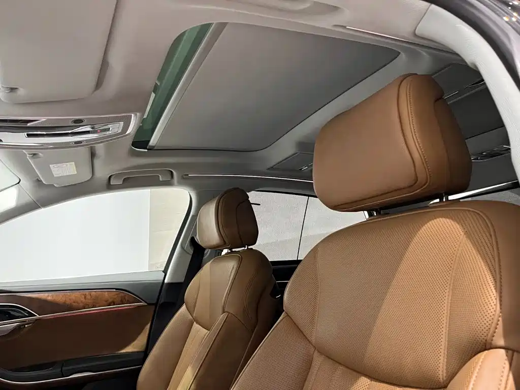 Фото 9 - Audi A8