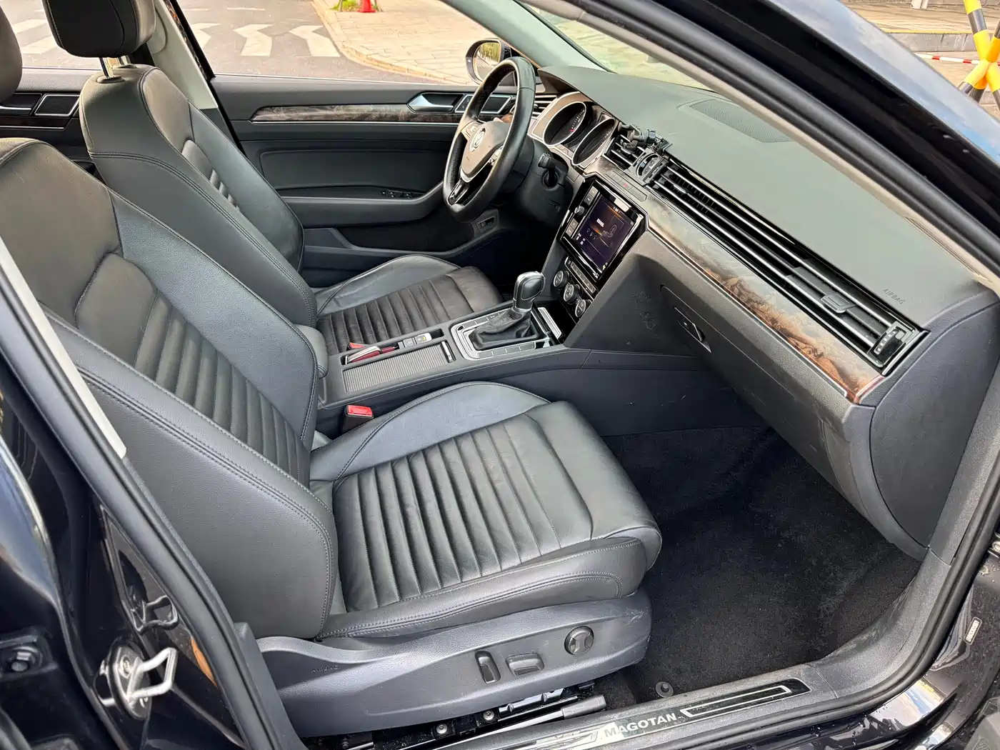 Volkswagen Magotan 2019 330TSI DSG Luxury Class China VI фото 14
