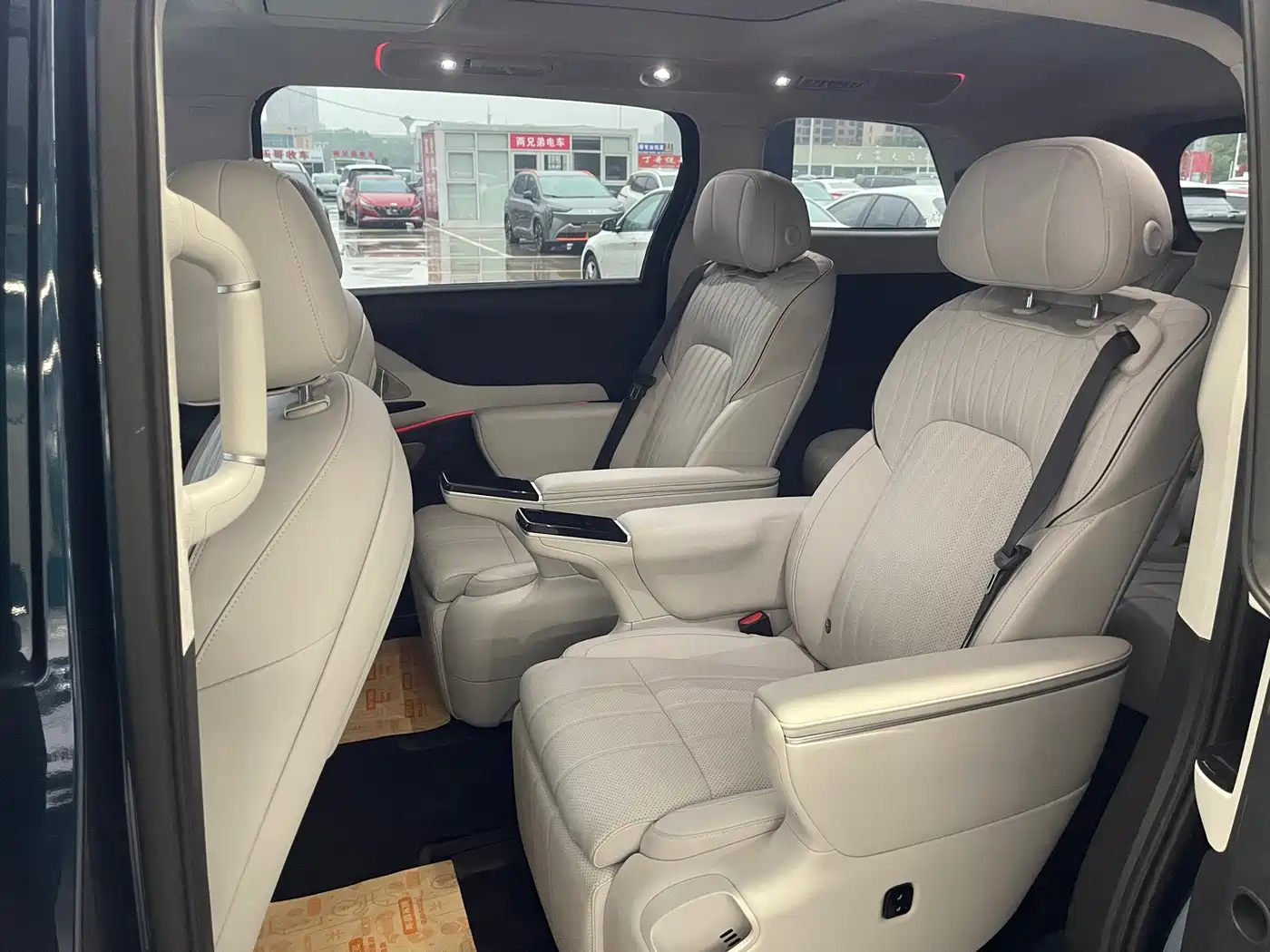 Voyah Dreamer 2025 2025 PHEV AWD Flagship Qian Kun Edition