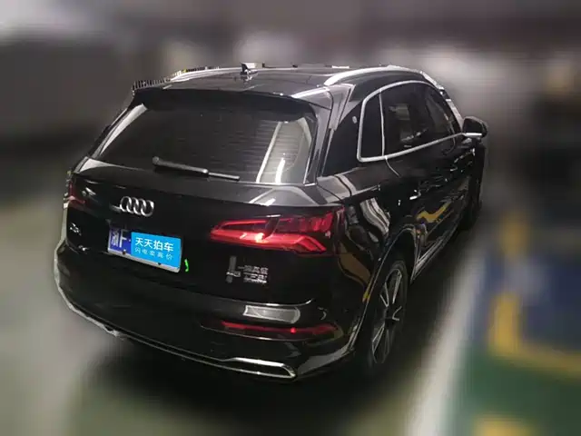 Audi Q5L 2020 Facelift 40 TFSI Honor Fashion — фото 2