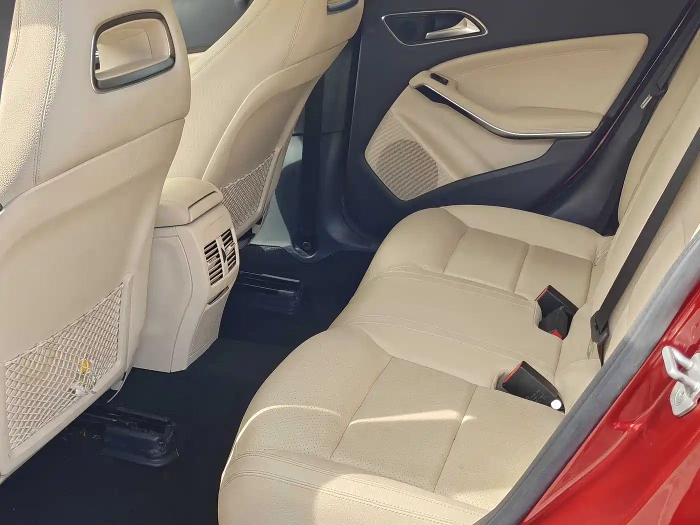 Mercedes-Benz GLA 2017 GLA 200 Dynamic фото 12