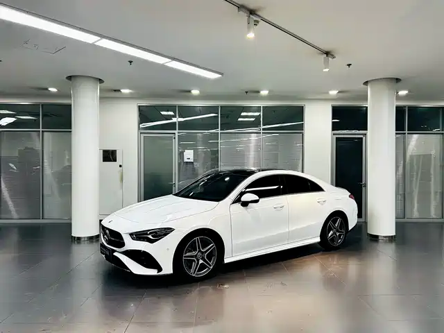 MERCEDES-BENZ CLA