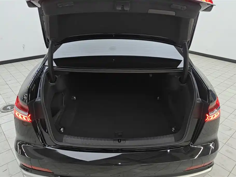 Audi A6L 2024 40 TFSI Luxury Dynamic фото 4