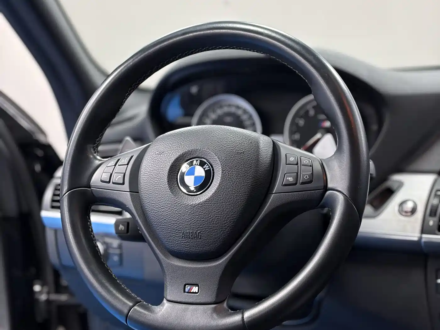 BMW X5 M 2010 X5 M фото 11