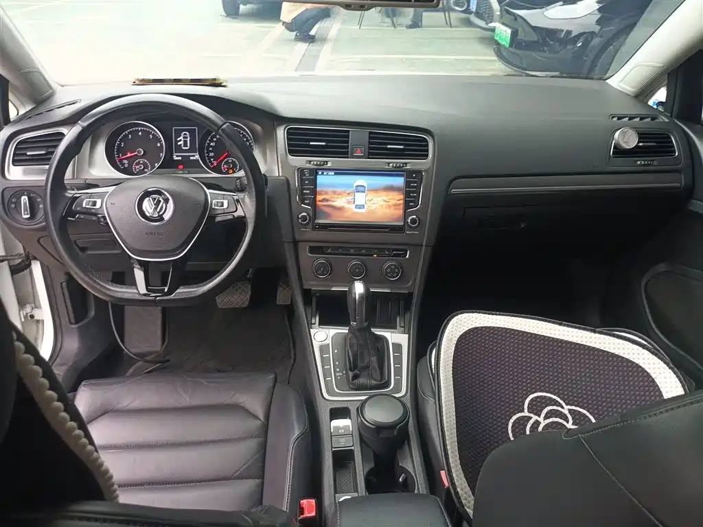 Volkswagen Golf 2016 230TSI Automatic Luxury фото 6