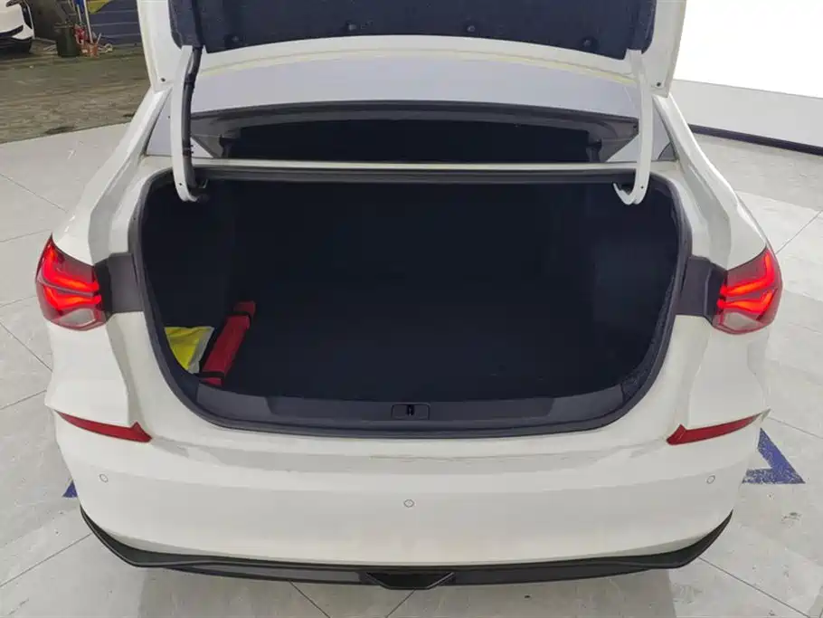 Chevrolet Monza 2023 1.3T Mild Hybrid Automatic Premium Edition фото 4