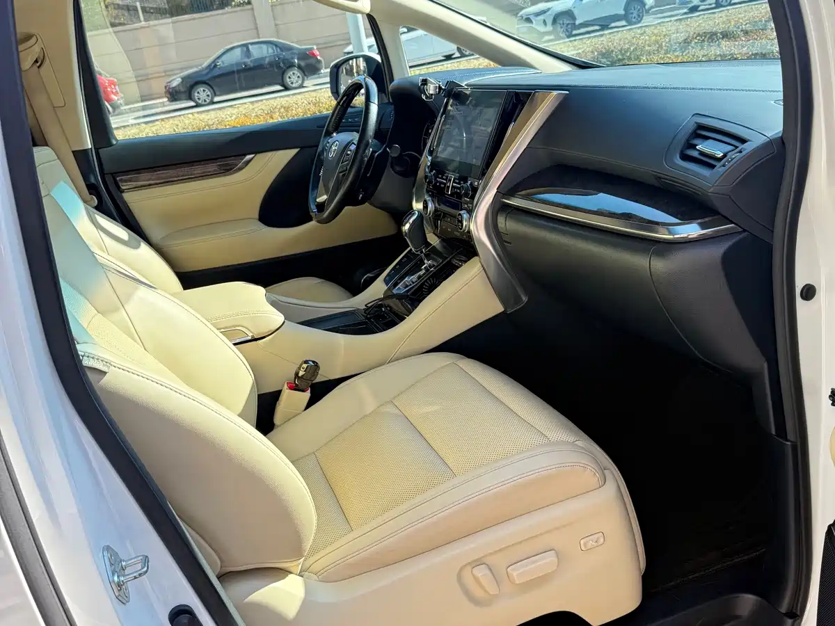 Toyota Vellfire 2021 Crown Hybrid 2.5L HV Premium Edition фото 9