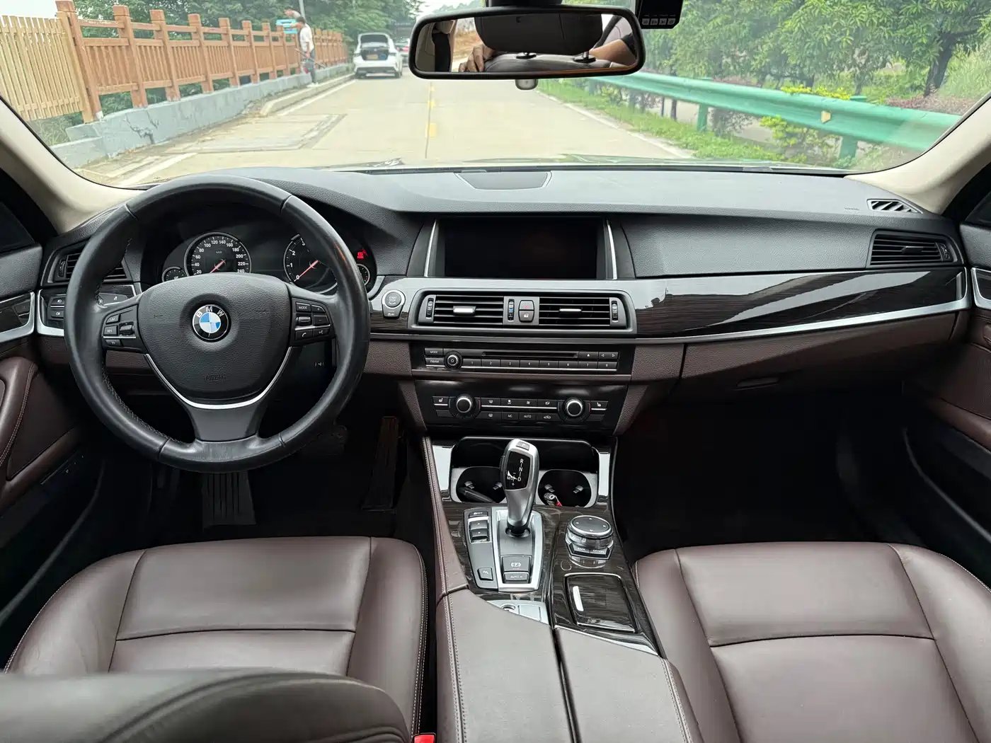BMW 5 Series 2014 525Li Luxury Design Package фото 5