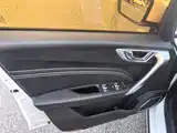 Фото 13 - Geely Vision X3