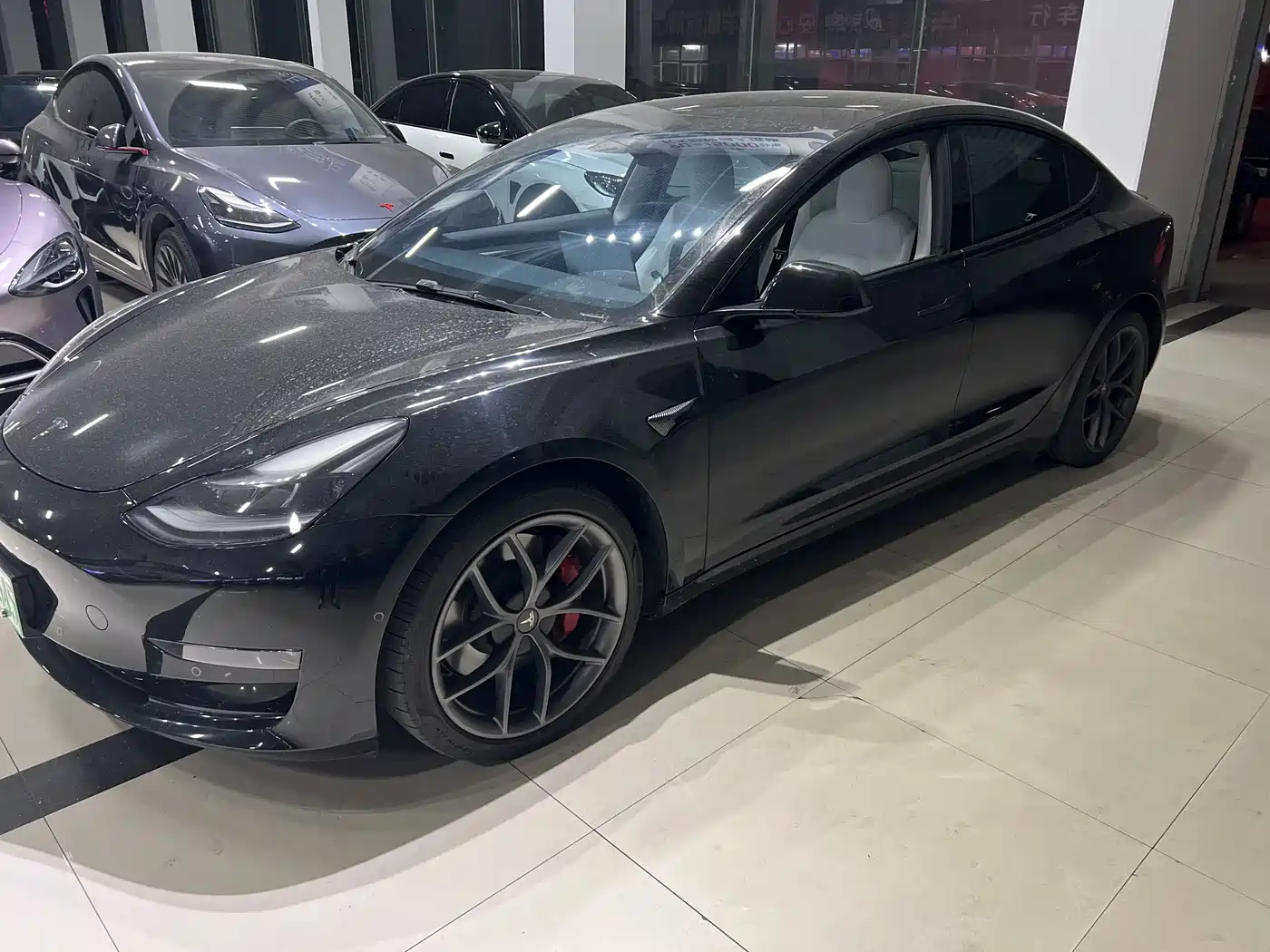 TESLA MODEL 3
