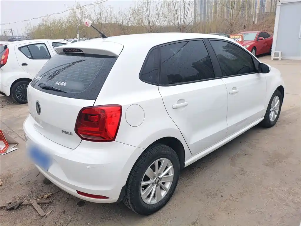 Volkswagen Polo 2016 1.4L Automatic Trend фото 7