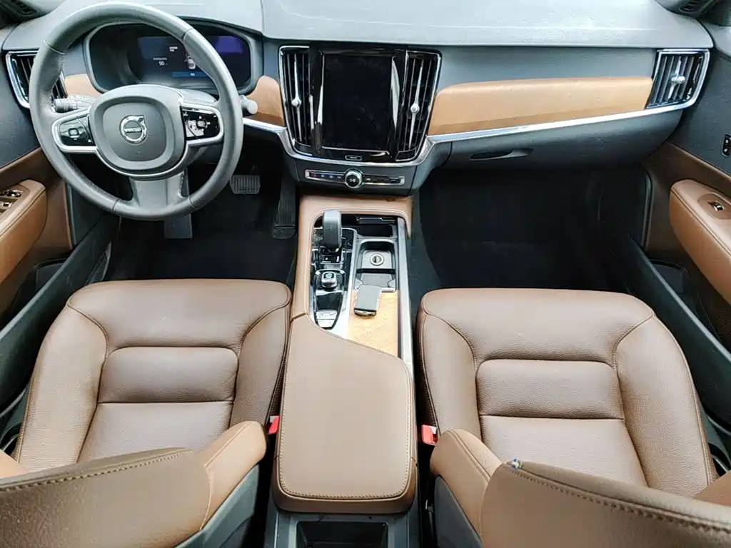 Фото 14 - Volvo S90