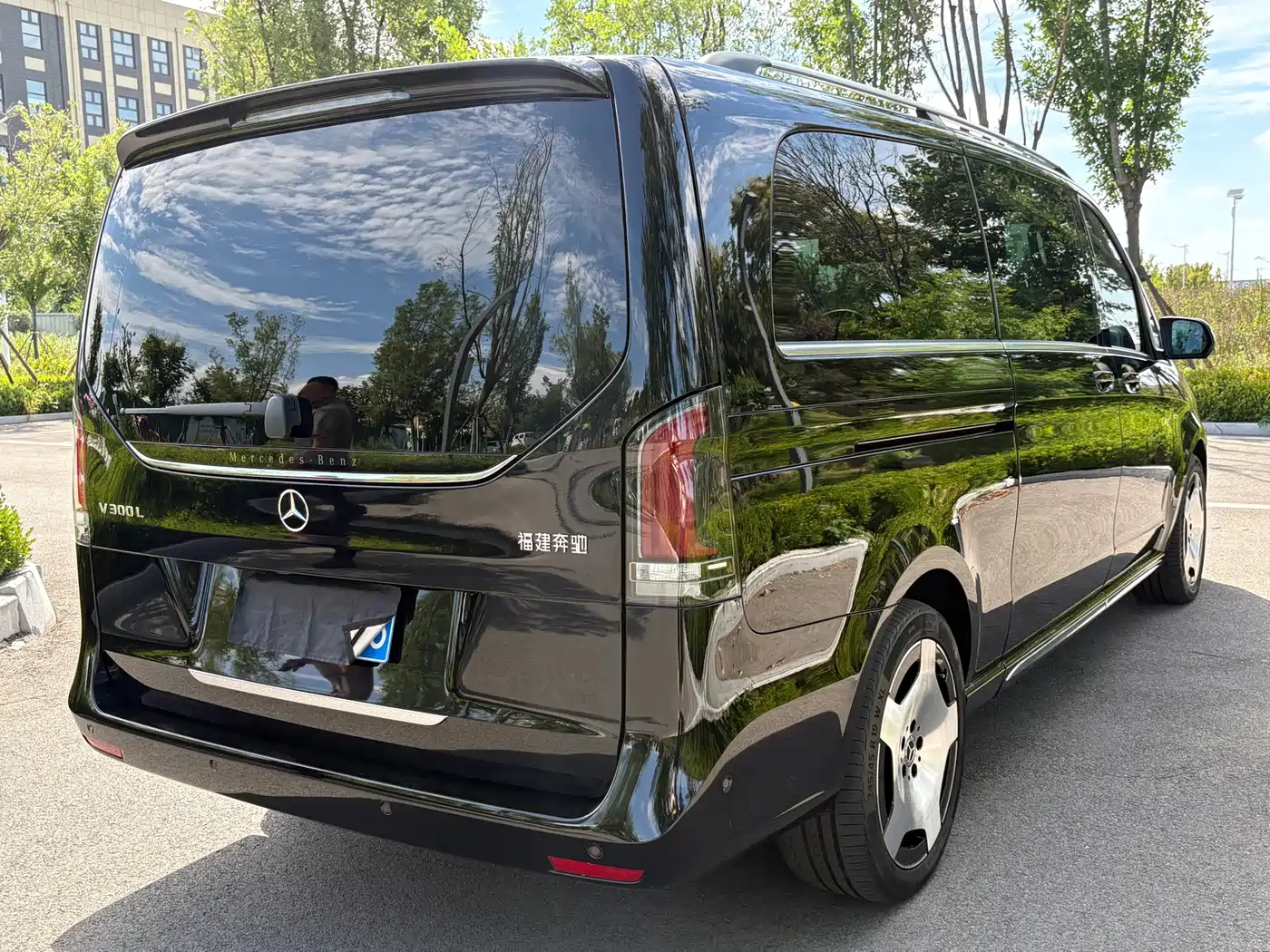 Mercedes-Benz V-Class 2025 2024 V 300 L Long Wheelbase Luxury Edition