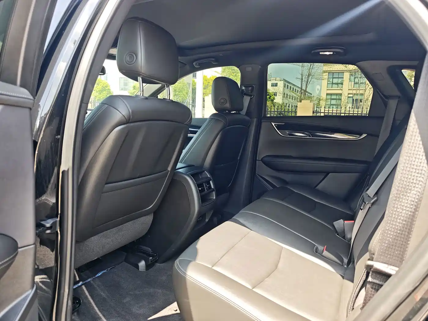 Фото 6 - Cadillac XT5