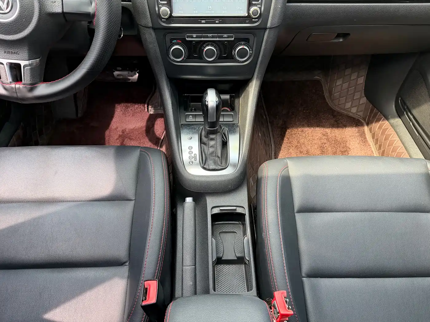 Volkswagen Golf 2012 1.6 Automatic Comfort Type фото 11