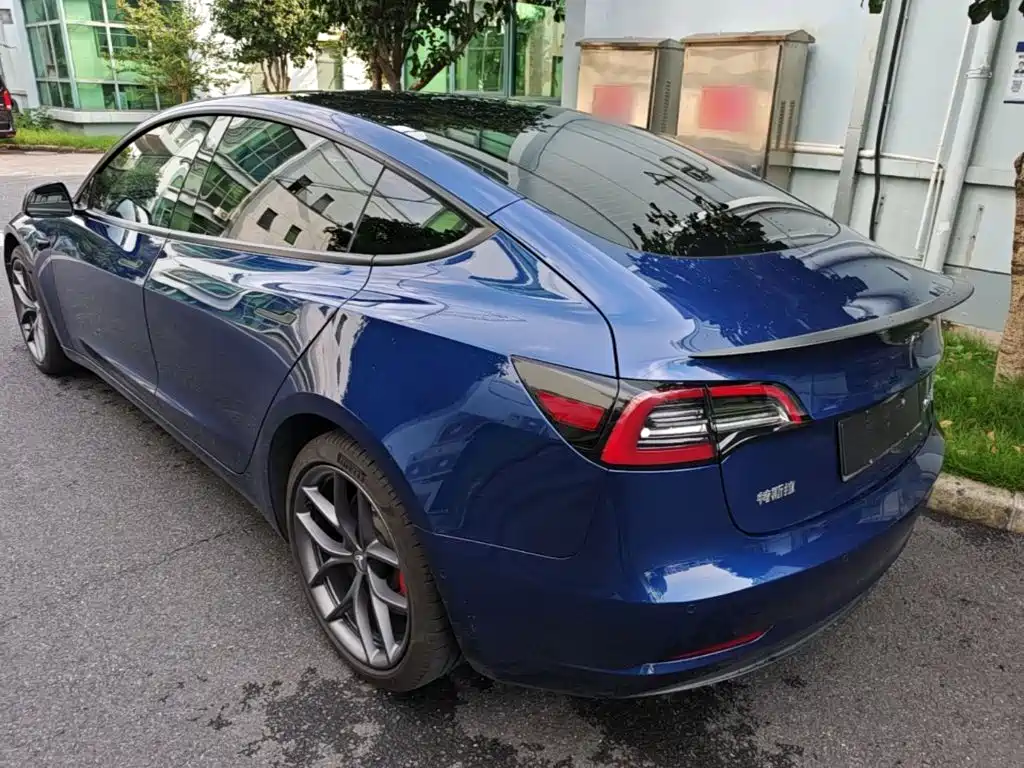 Фото 5 - Tesla Model 3