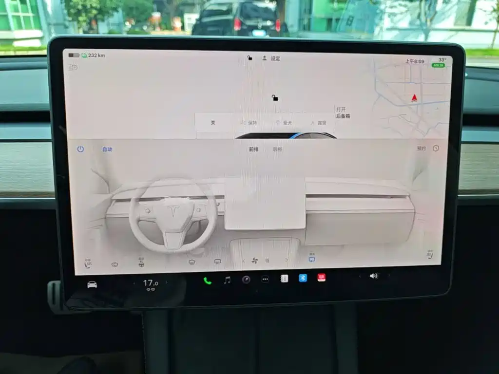 Фото 13 - Tesla Model 3