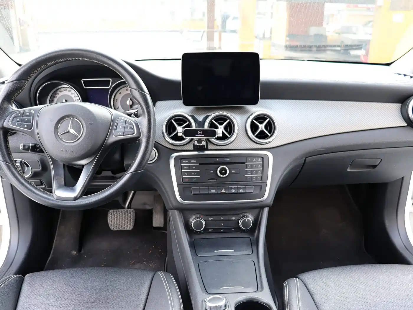 Mercedes-Benz GLA 2016 GLA 200 Dynamic фото 13