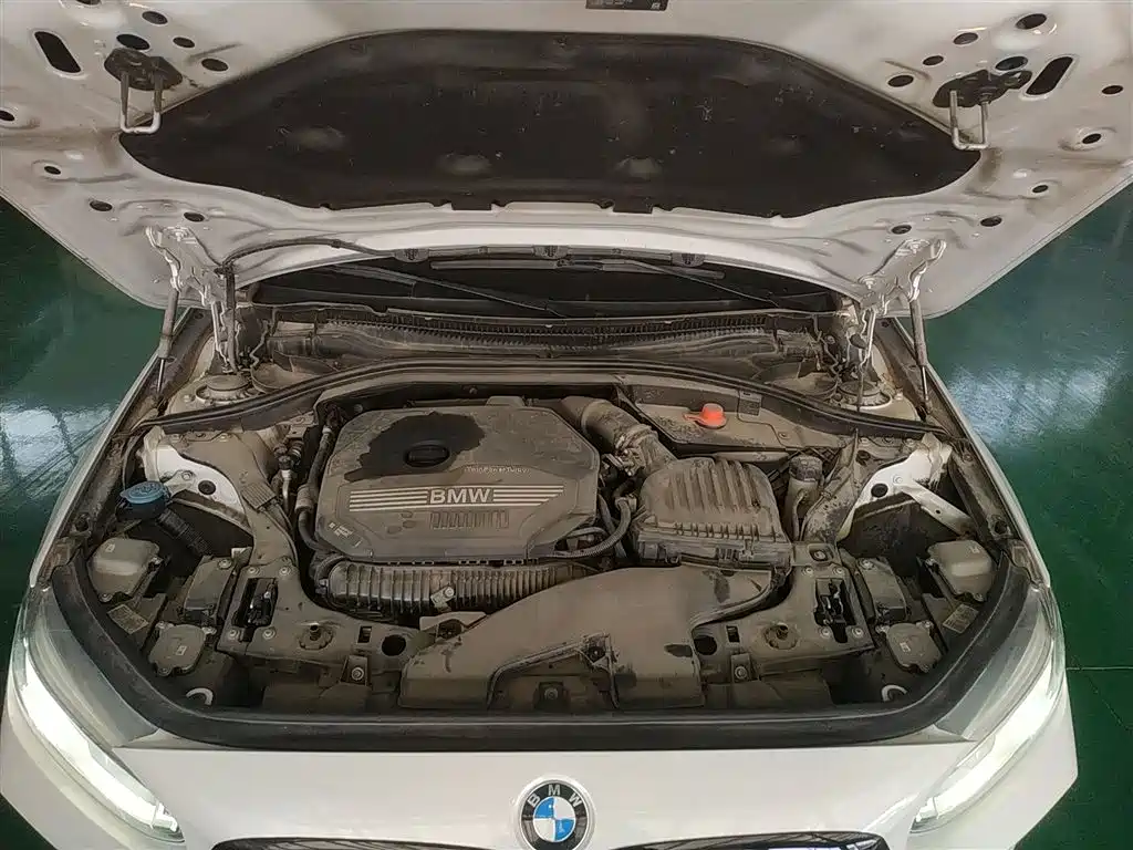 BMW 1-SERIES