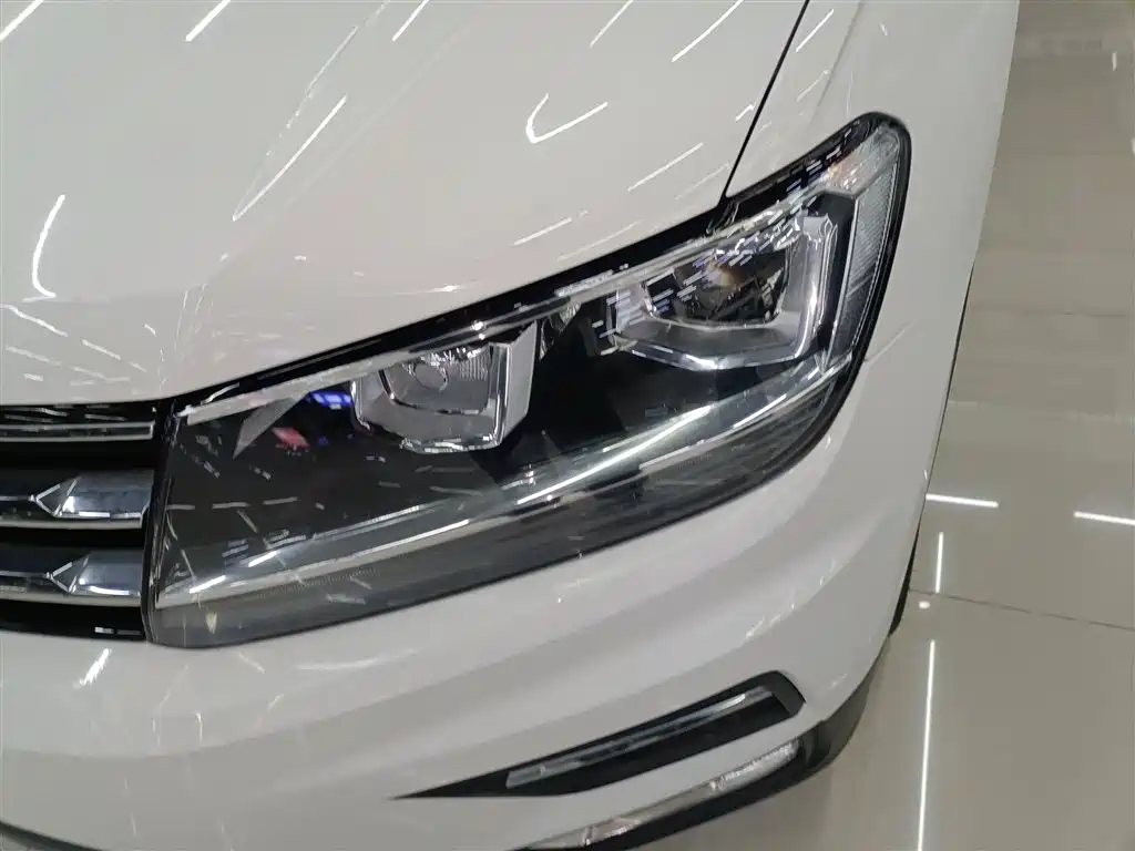 Volkswagen Tiguan L 2019 Facelift 330TSI Auto 2WD Smart Luxury China VI фото 24