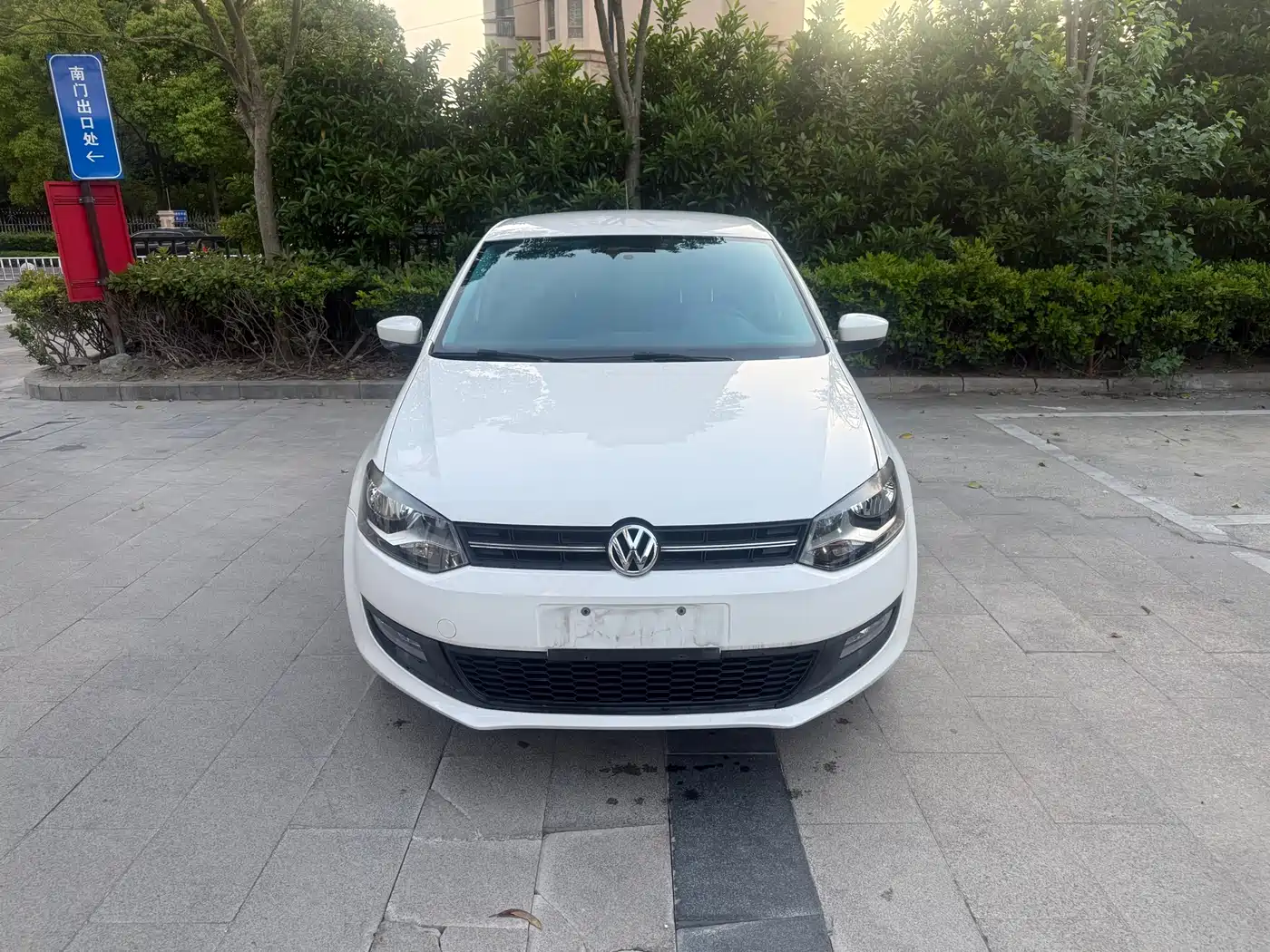 Volkswagen Polo 2013 1.4L Automatic Comfort Edition фото 2