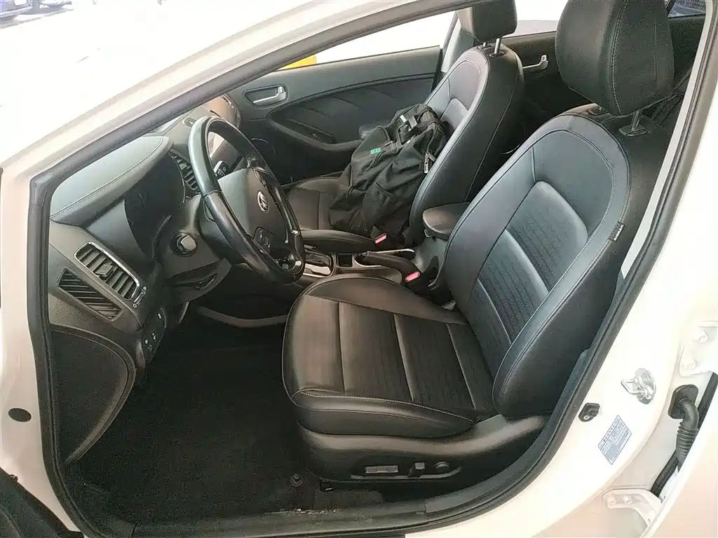 Kia K3 2017 1.6L Automatic 15th Anniversary Special GLS фото 15