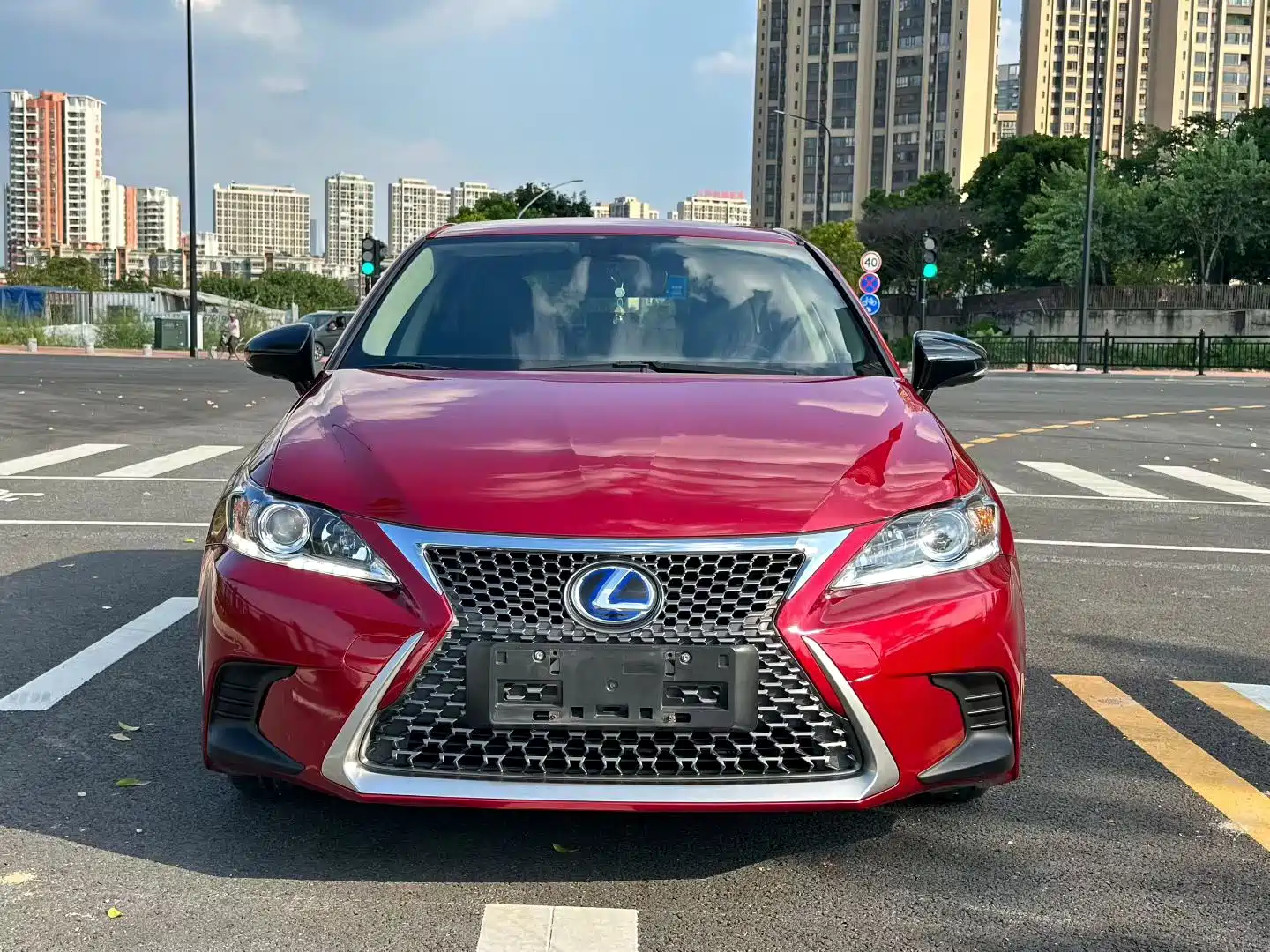 Photo 2 - Lexus CT