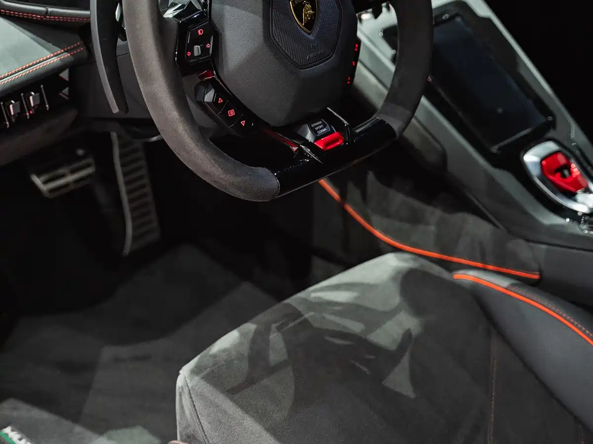 LAMBORGHINI HURACÁN