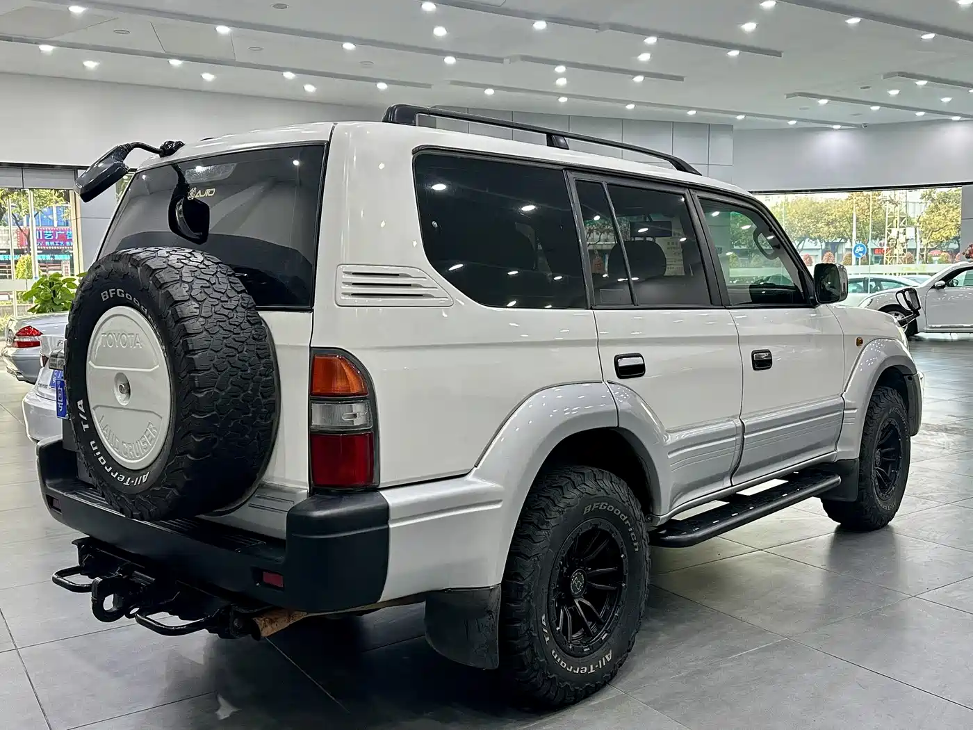 Toyota Prado (Import) фото 5