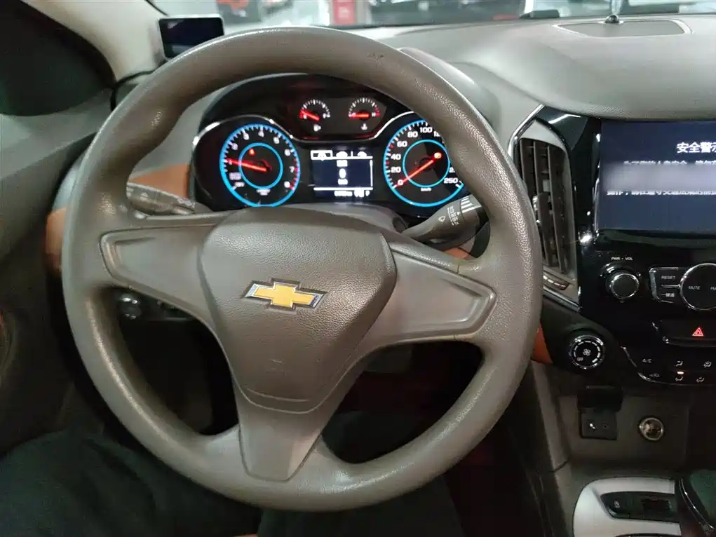 Chevrolet Cruze 2016 1.5L Automatic Fashion Sunroof Edition фото 10