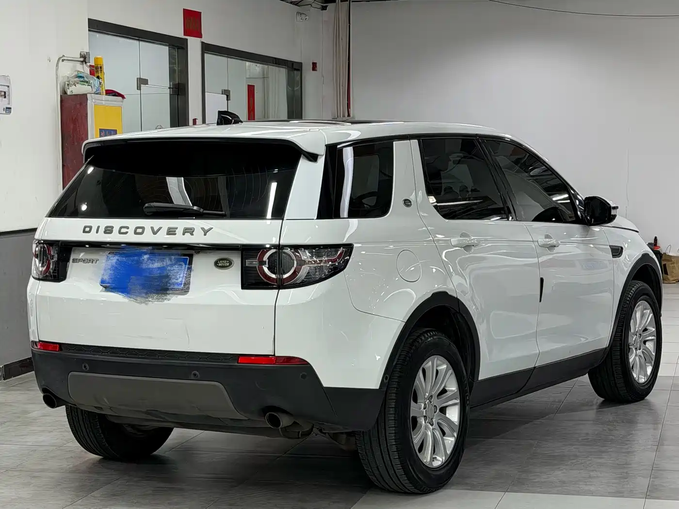 Land Rover Discovery Sport 2018 240PS SE Edition фото 4