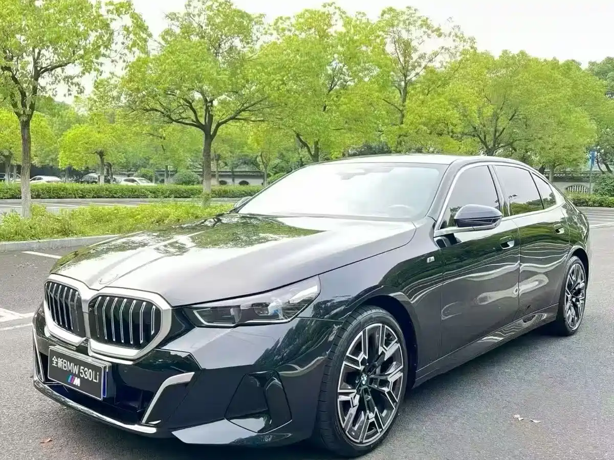 صورة 1 - BMW 5 Series