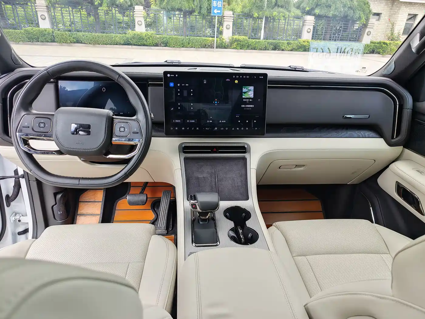 ROX Jishi Extreme Stone 01 2023 2023 Premium 6-Seater Edition