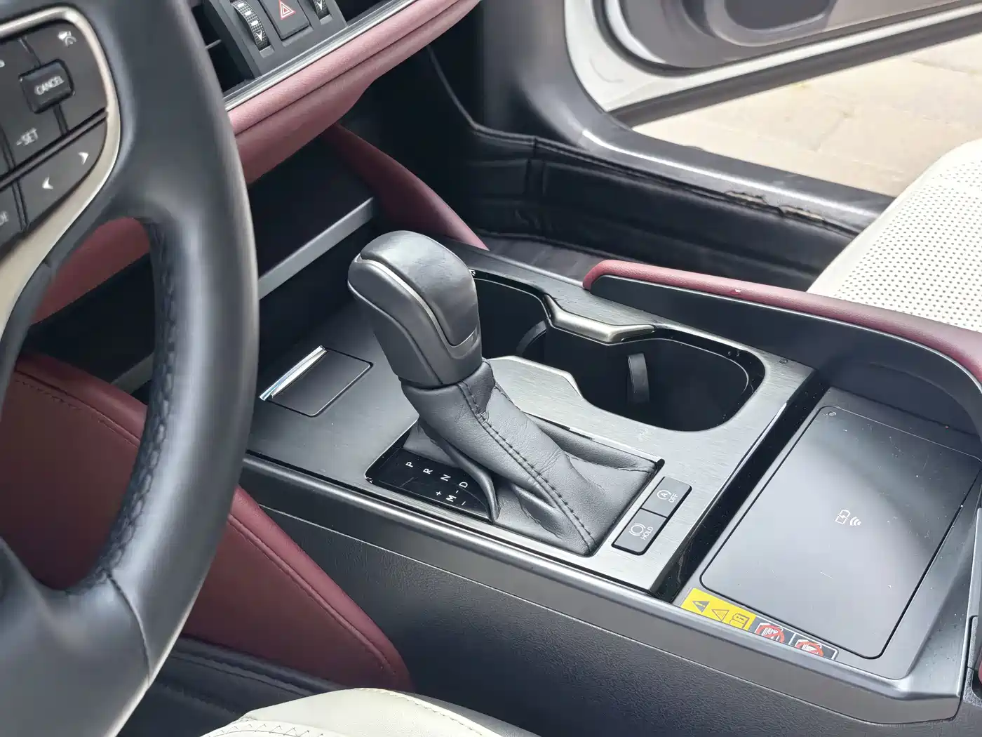 Lexus ES 2025 2025 200 Ultimate Edition