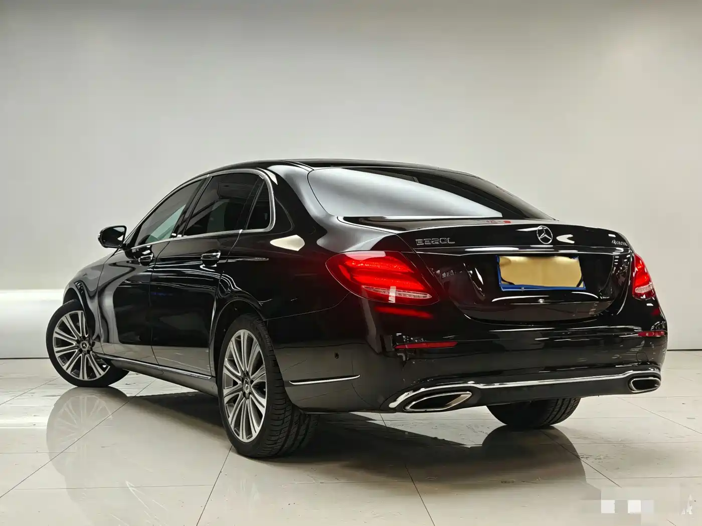 Mercedes-Benz E-Class 2017 Model E 320 L 4MATIC фото 19