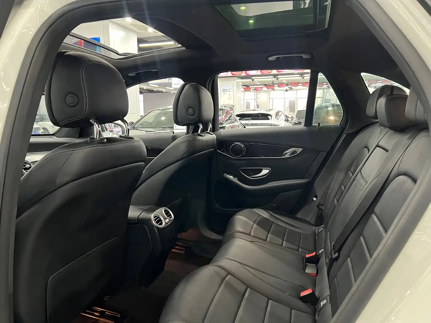Mercedes-Benz GLC 2017 GLC 260 4MATIC Luxury фото 11