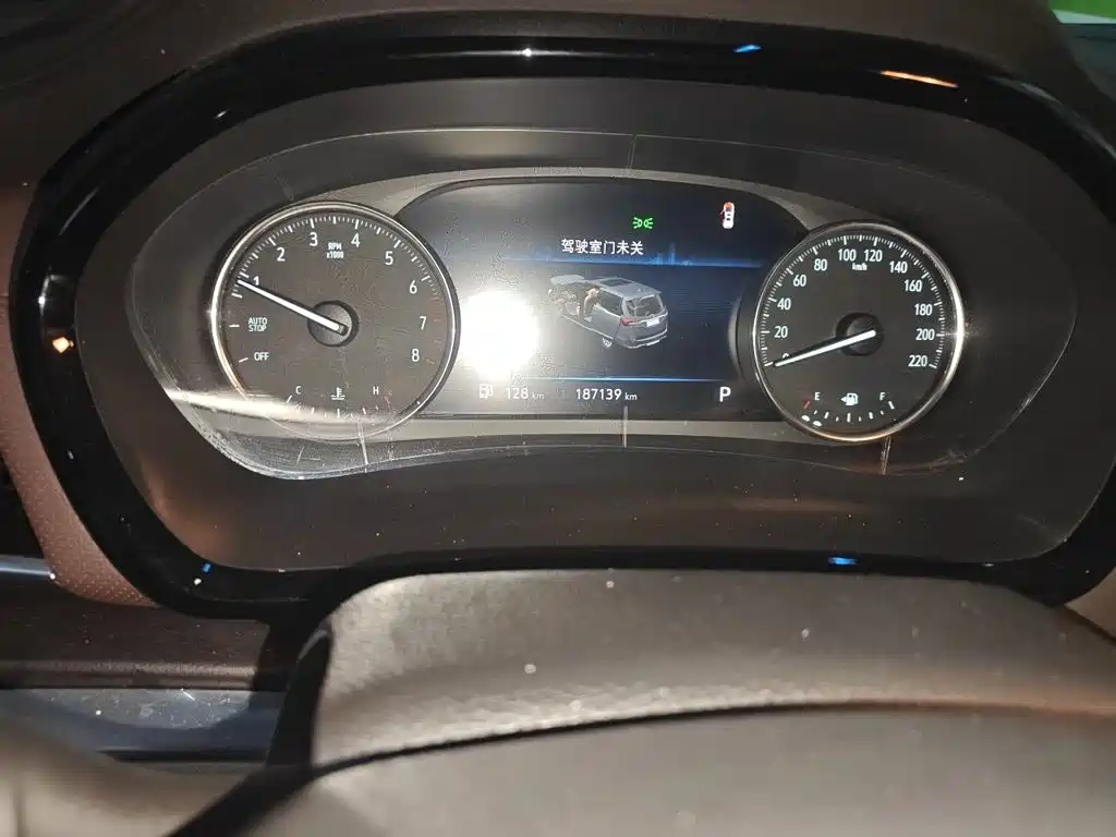 Photo 12 - Buick GL8