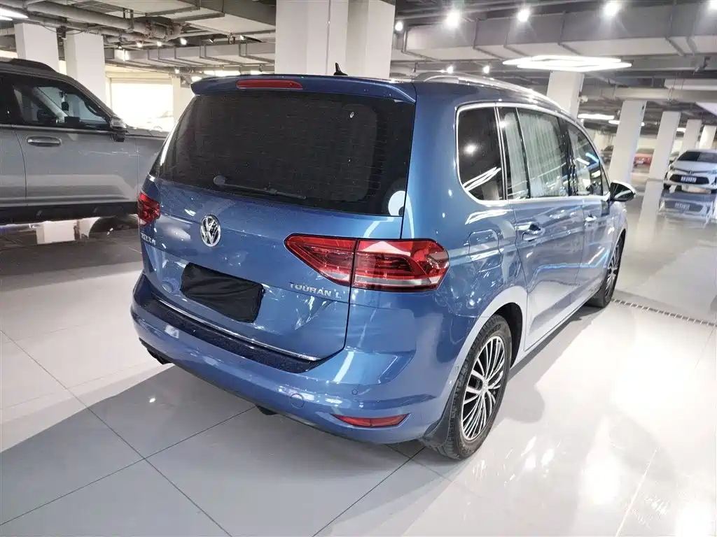 Volkswagen Touran 2018 Touran L 280TSI DSG Luxury 7-seater фото 8