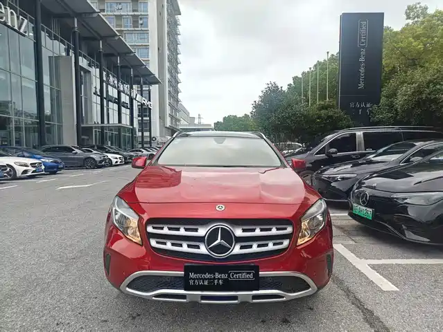 Mercedes-Benz GLA 2017 GLA 200 Dynamic — фото 2